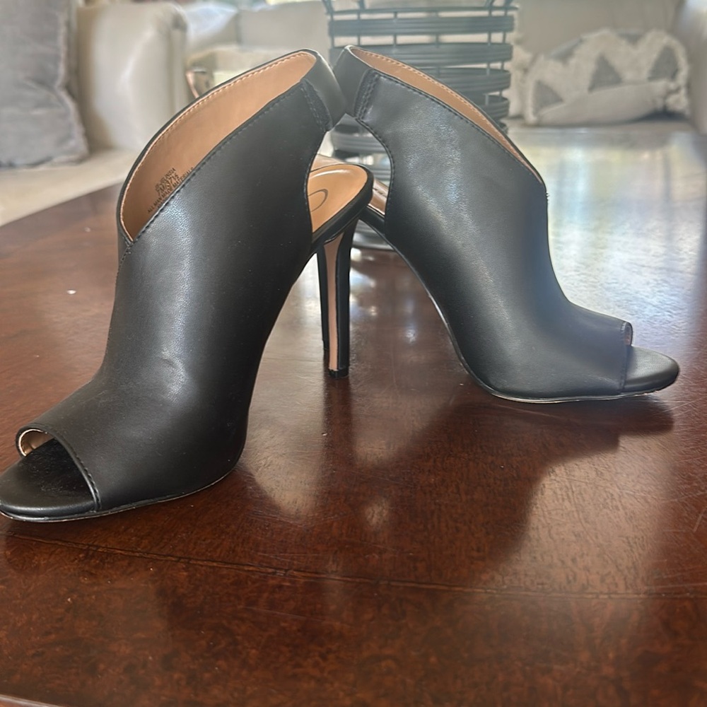 Sling back heels